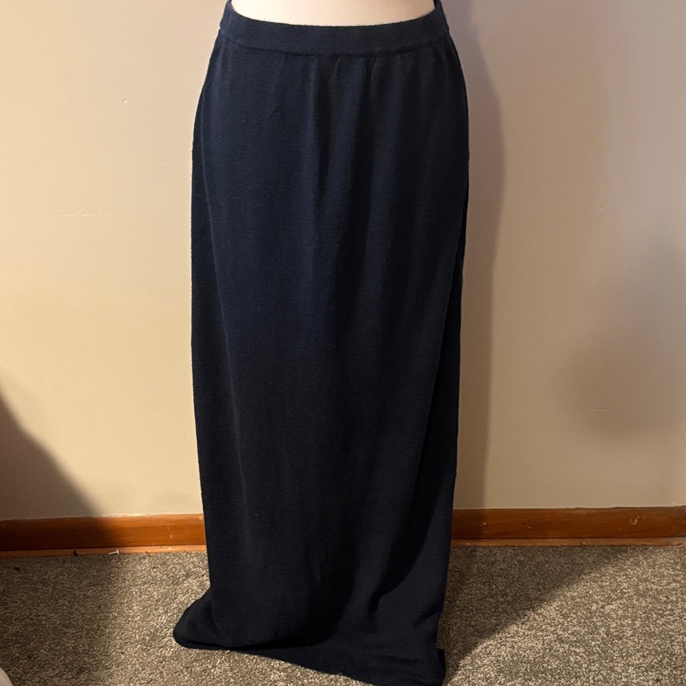 Chico’s Design Vintage Linen Blend Stretch Navy Maxi Skirt. Size Medium
